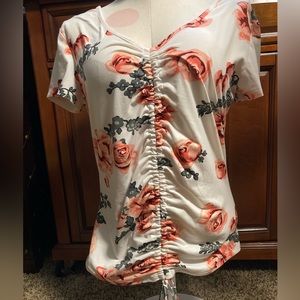 Hot Kiss floral short-sleeved top